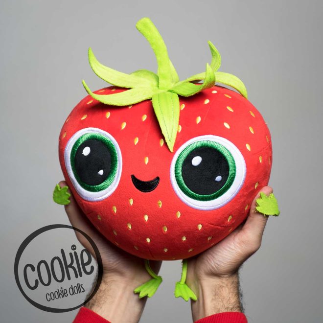 عروسک توت فرنگی فرنگیس